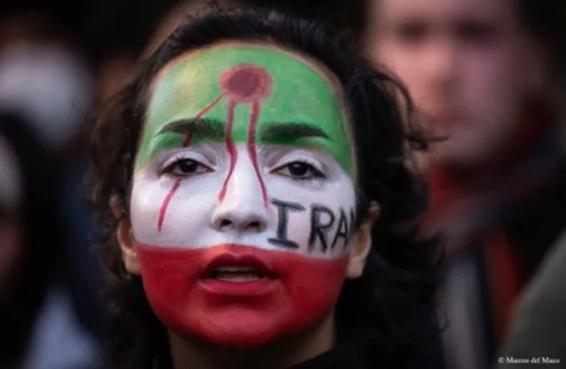 Iran's Islamic regime will not fall without a suitable alternative 

Authoritarian  regimes collapse only when citizens, elites, and enough members of the  security forces believe that an alternative political order is both  desirable and within reach.

President Donald Trump and