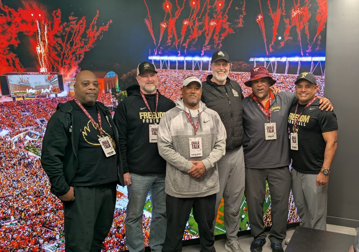 Derek Smith tweet media