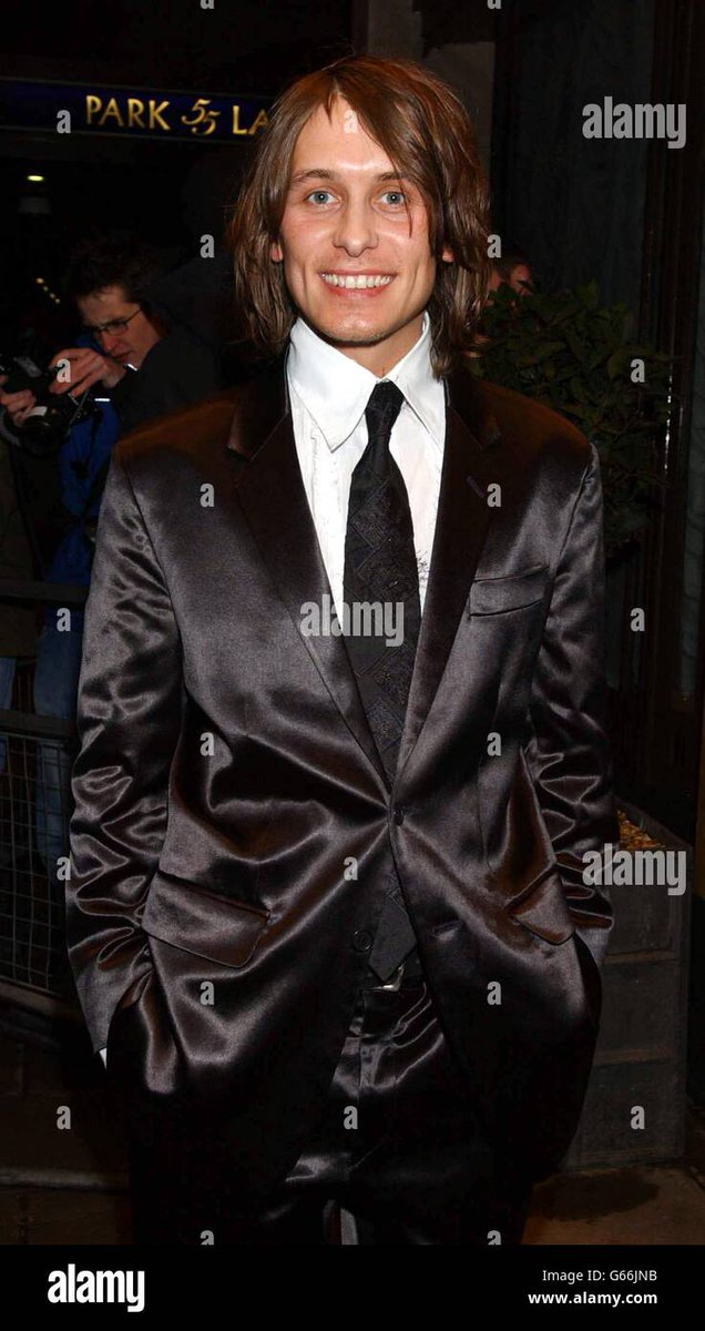 gary barlow’s budgie smugglers tweet media