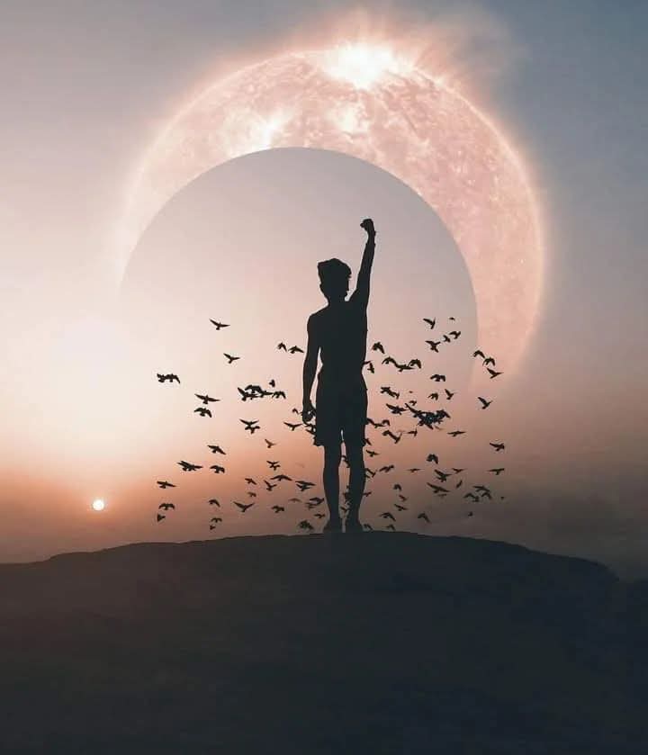 Kimseye boyun eğmemek tüm dünyaya hükmetmekten çok daha büyük bir mutluluk...