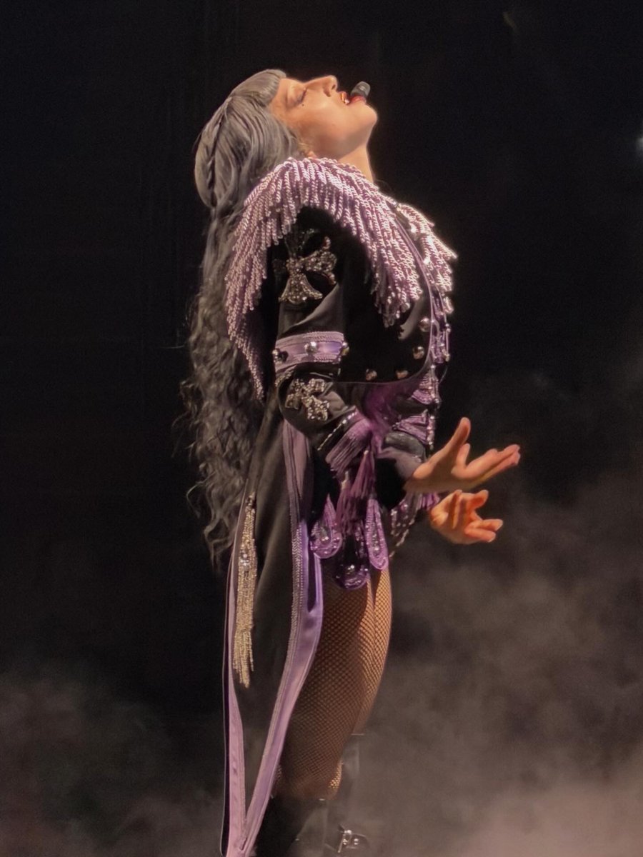 gagafrontrow's tweet photo. Lady Gaga Mayhem Ball pictures and videos, more shows to follow, all via Instagram and the site for the #gagafrontrow account. Thanks! https://t.co/02hv79RztO