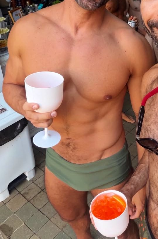 Fã de homens de sunga tweet media