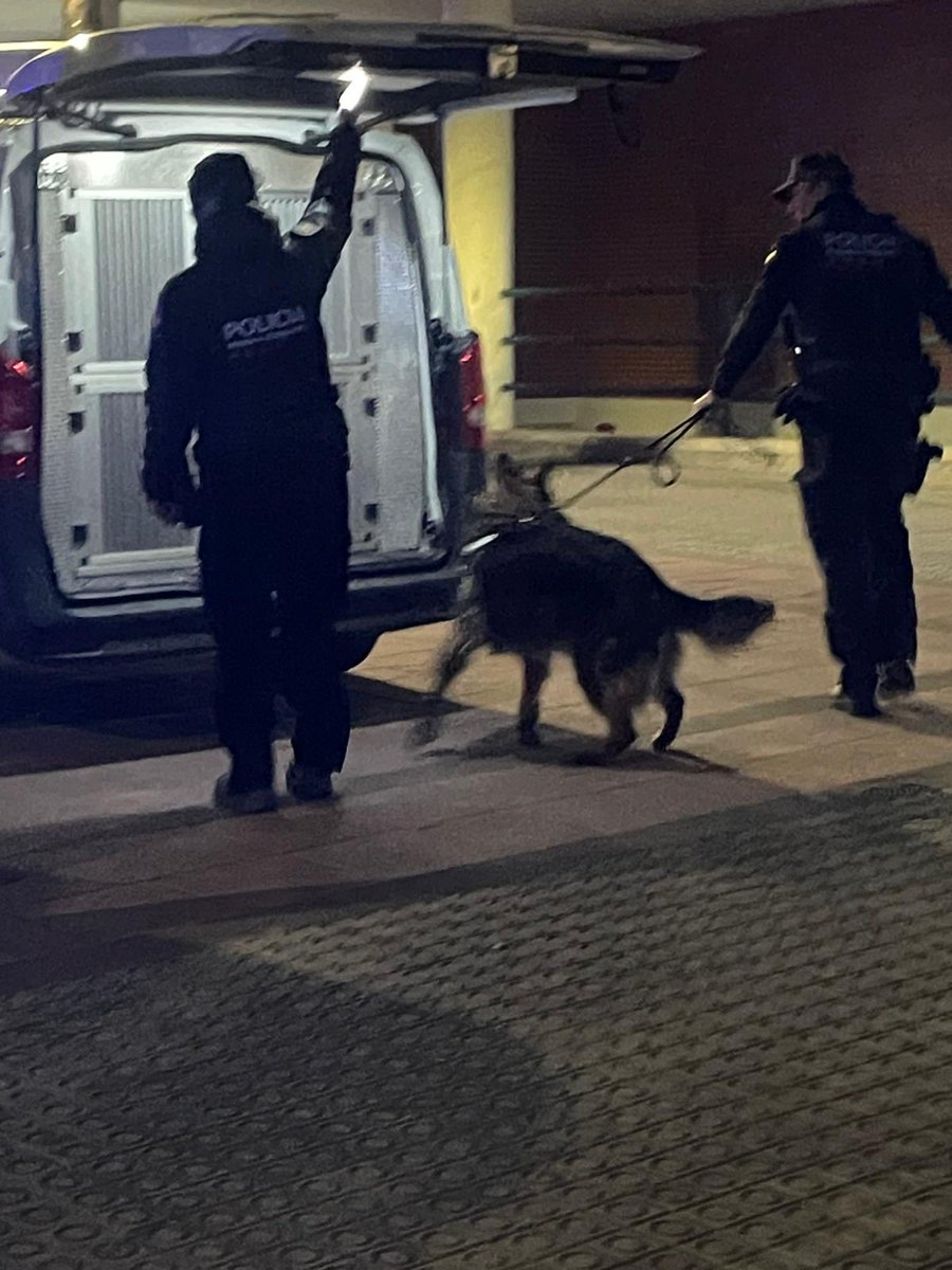 Policia Local Vilanova i la Geltrú ◼ ◼ ◼ ◼ tweet media