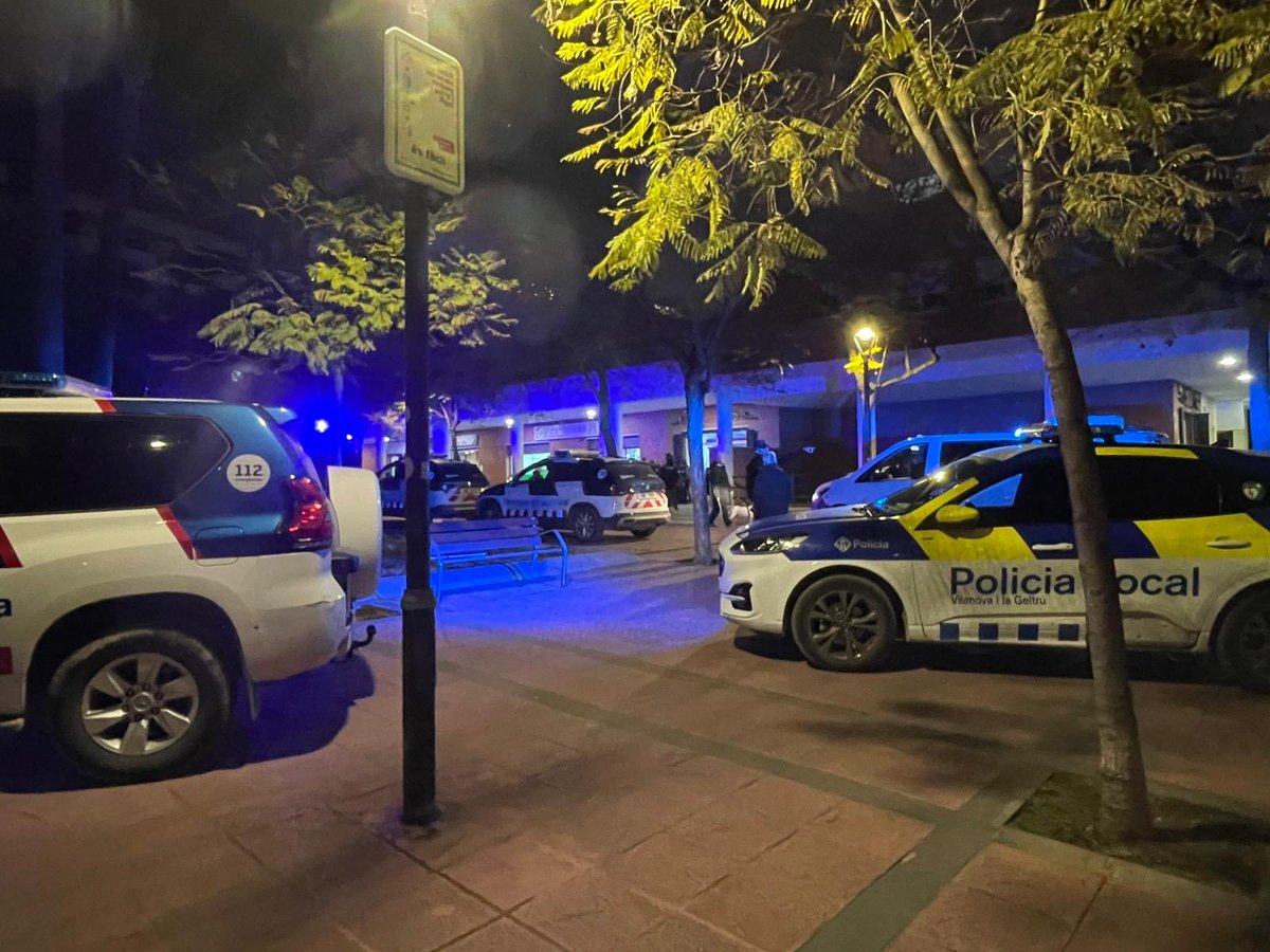 Policia Local Vilanova i la Geltrú ◼ ◼ ◼ ◼ tweet media