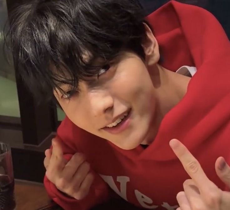 s a r a ☆ very ia atm tweet media