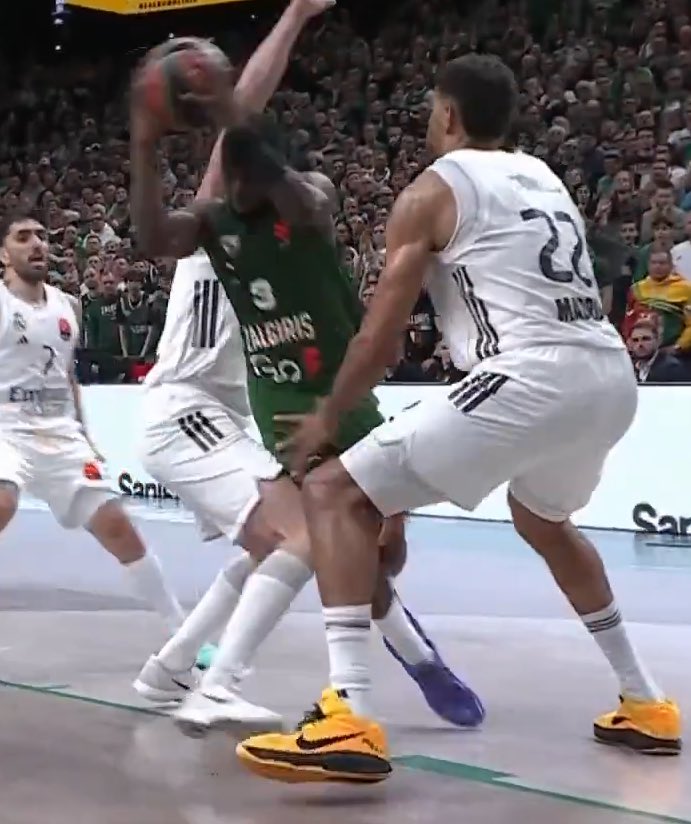 Robez 🏀 2sesenta.com tweet media