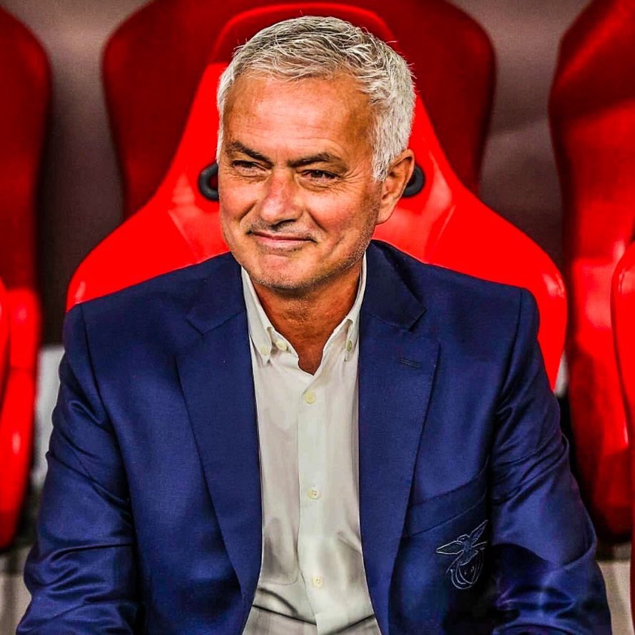 733hq's tweet photo. 🚨🗣️ José Mourinho: "I would definitely win a Champions League with a 41 Years Old Cristiano Ronaldo right now, he is still doing good". https://t.co/t77JYcs4h2