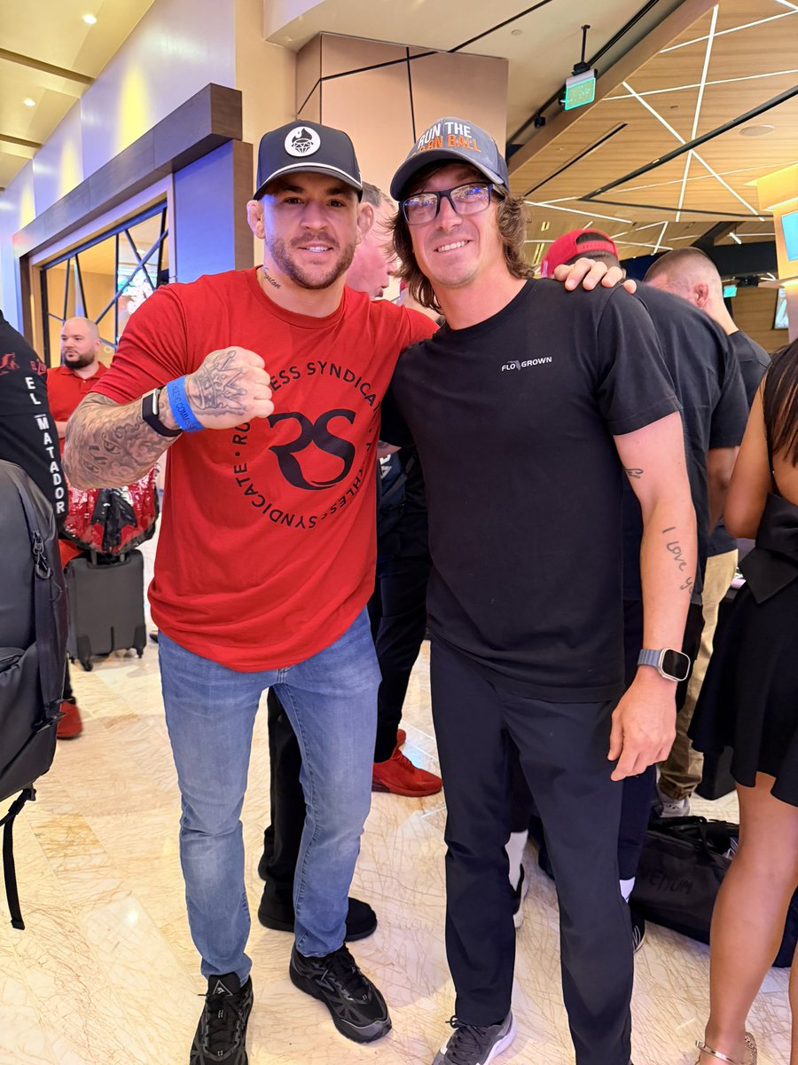 BeyondtheBright's tweet photo. @BarnerSupply reppin with @DustinPoirier https://t.co/nSpU699Vz9