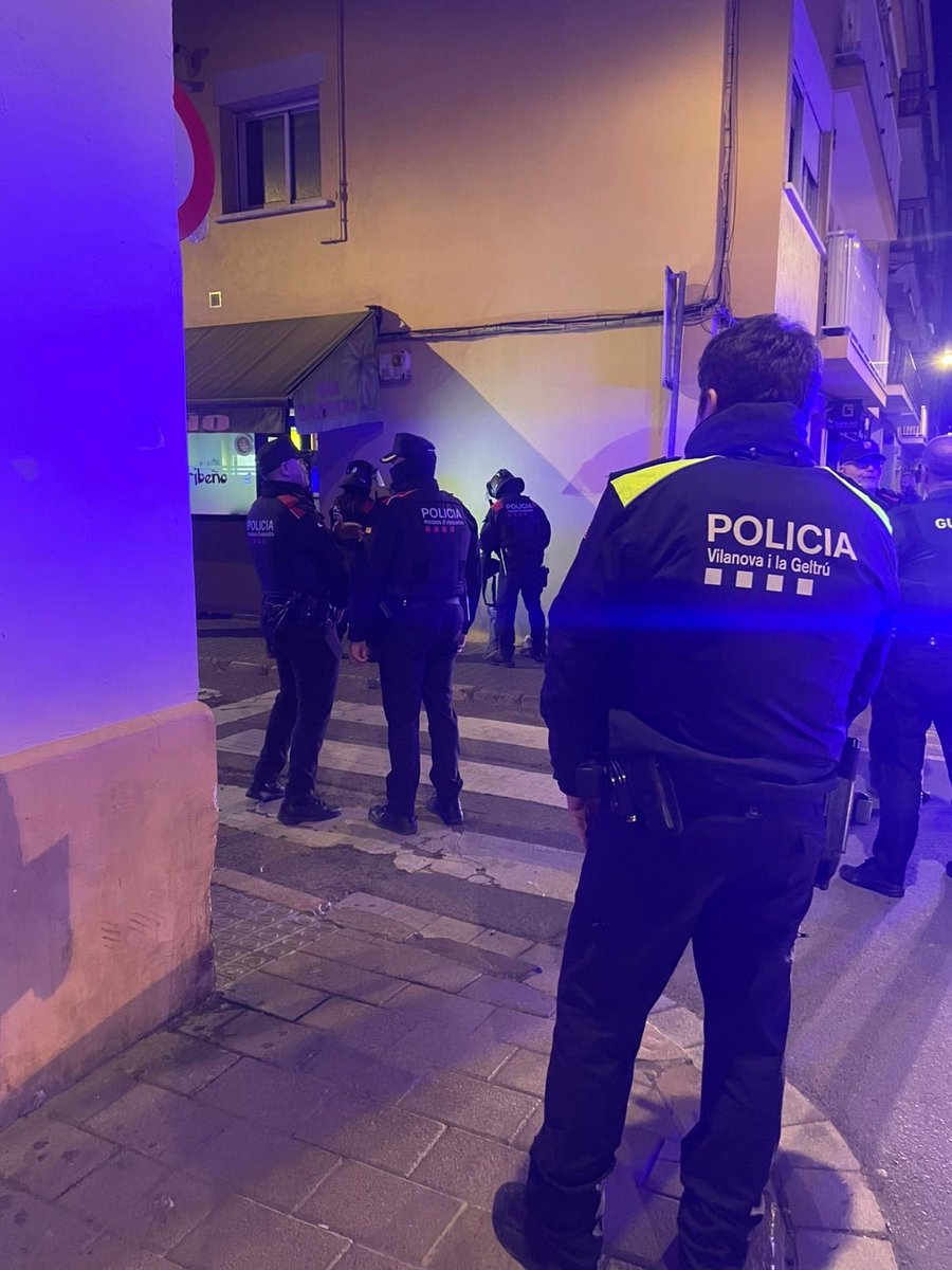 Policia Local Vilanova i la Geltrú ◼ ◼ ◼ ◼ tweet media
