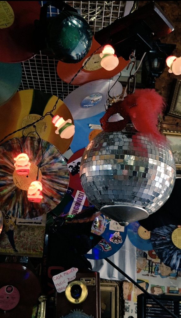 mili lvs cami tweet media