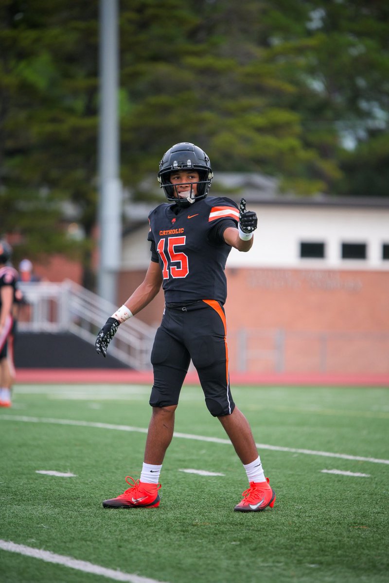AlekBush_'s tweet photo. New Chapter. Same Work.

WR | C/O 2029  
Smithson Valley HS (TX)  
5’10” 165 | 3.7 GPA | Track ⚡️  

Let’s get it.  

@dctf @PrepRedzoneTX @TXHSFootball  
#HandsLikeAB #TXHSFB #RecruitMe https://t.co/wPgxbouvSK