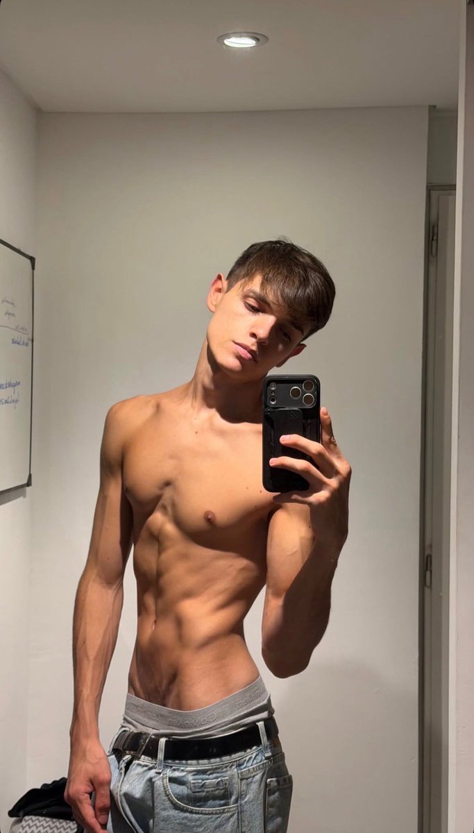 francmalleret's tweet photo. #viralpost #gay #leoboy @leoboy #leojason #gayaussie #gaytrends #gaymodels https://t.co/pyVnbvhjZT