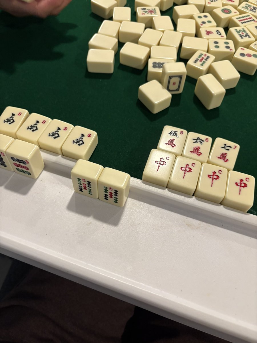 melofloetta's tweet image. i’m running this circle of mahjong like the navy #garbage