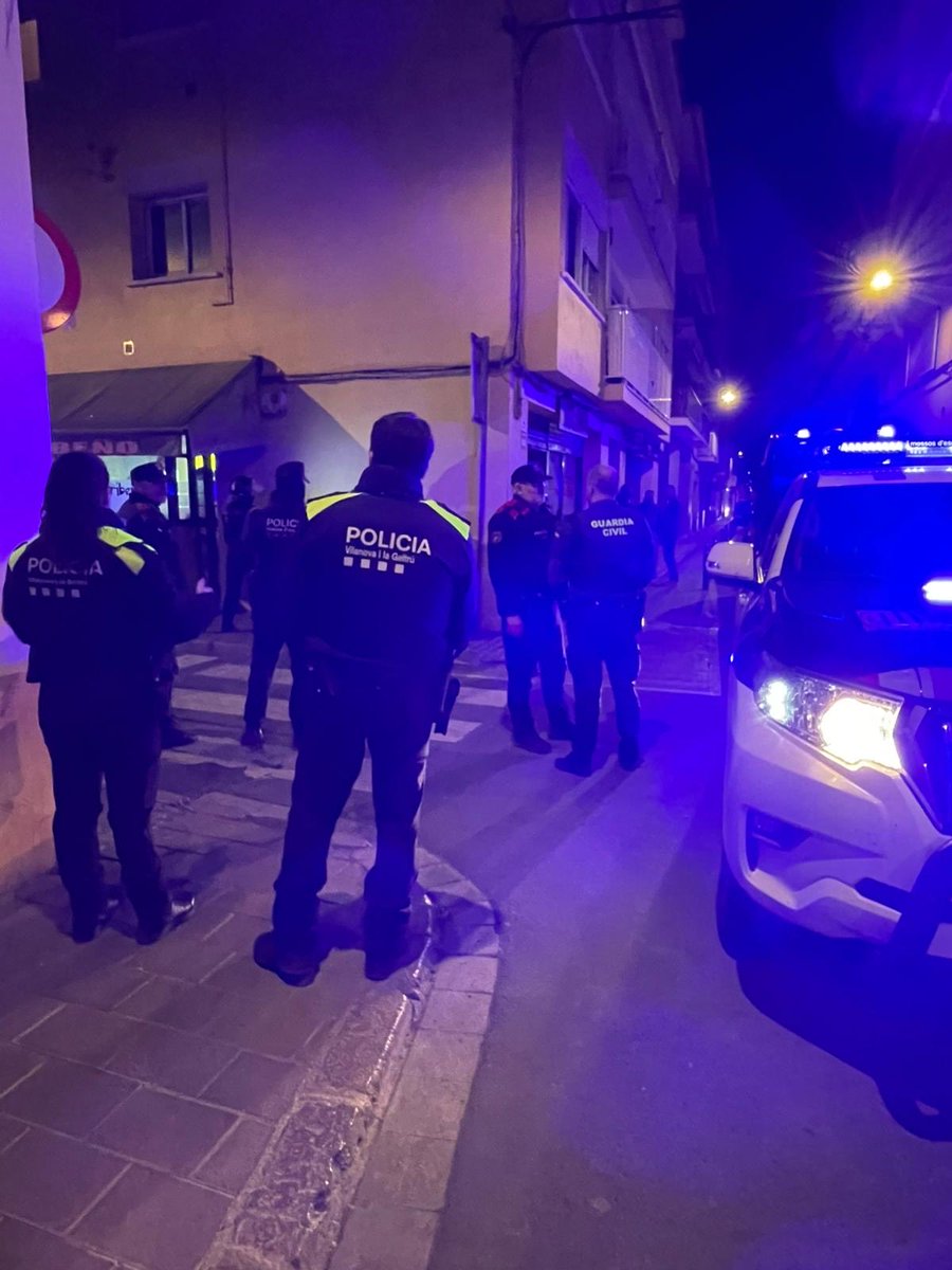 Policia Local Vilanova i la Geltrú ◼ ◼ ◼ ◼ tweet media