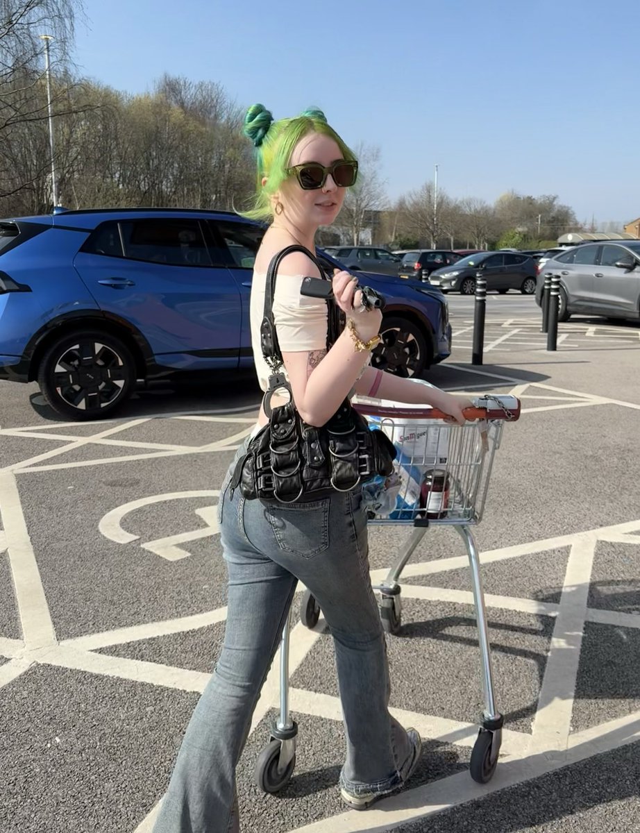 jolyne ☆ tweet media