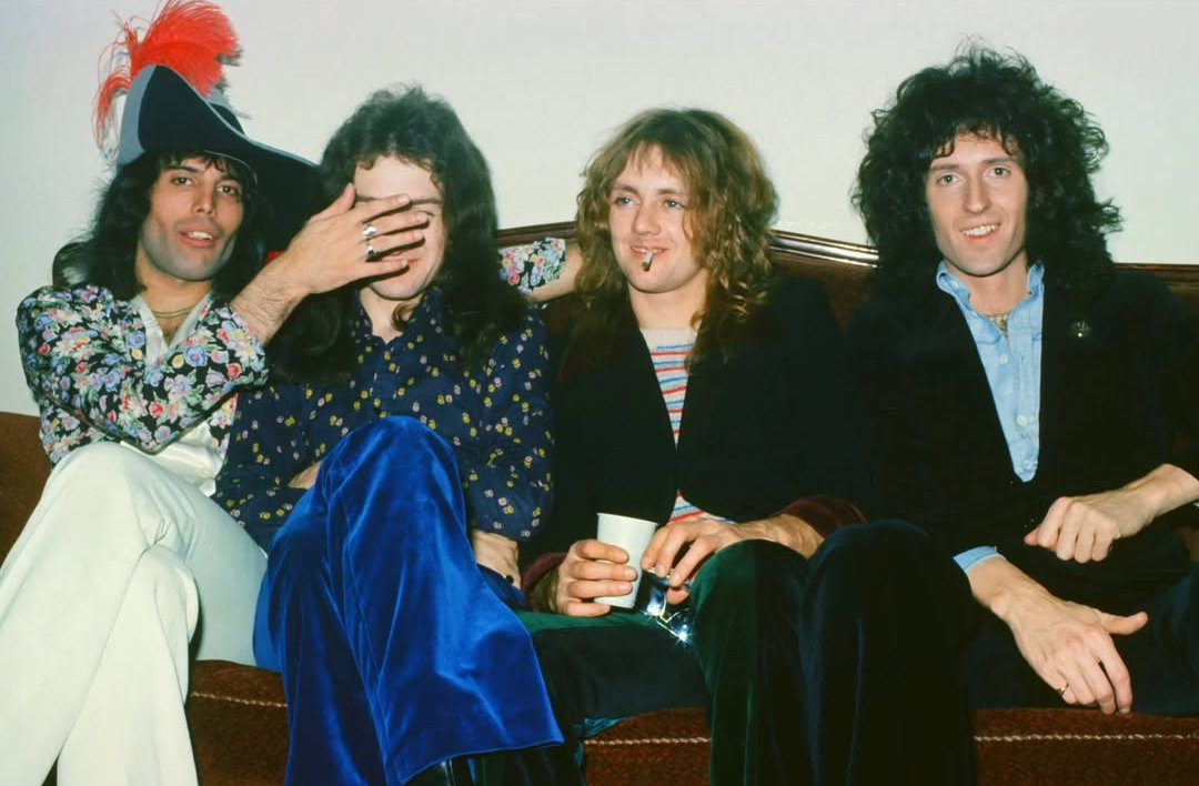 ella🐛 tweet media