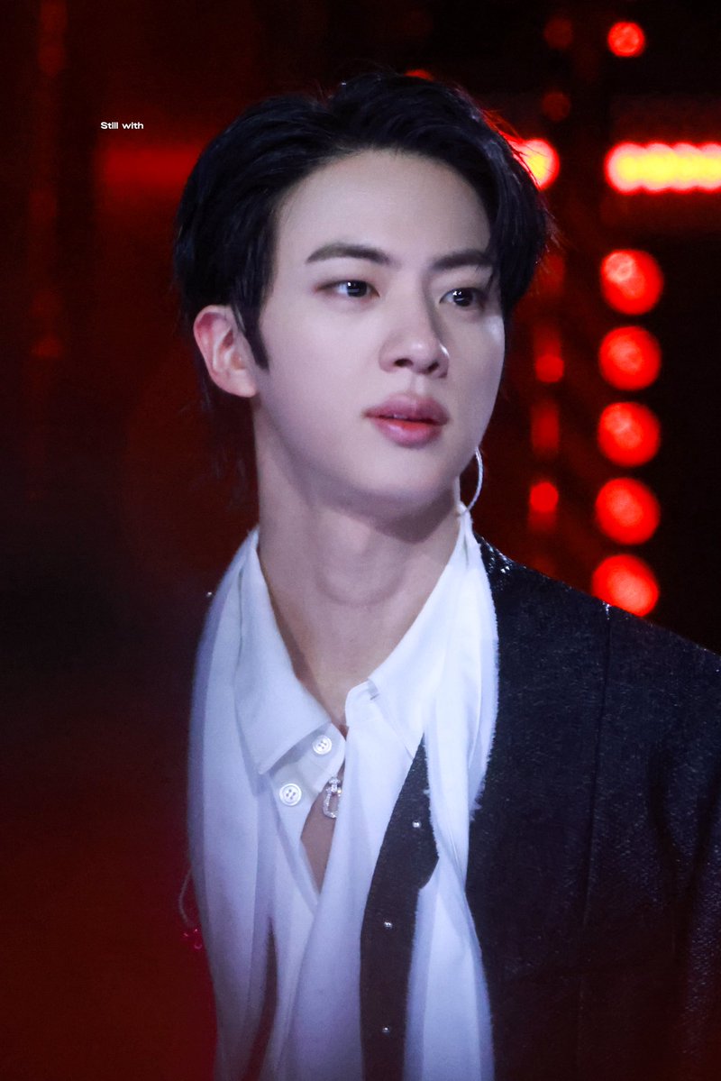 Still with tweet media