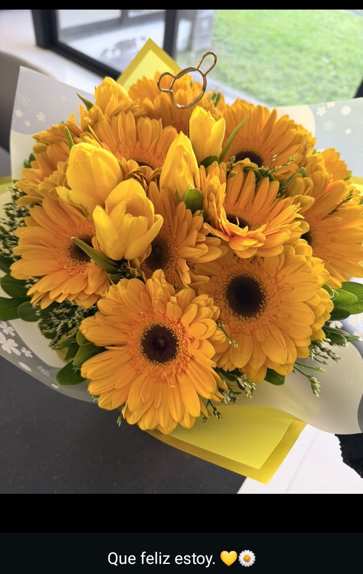 ゙izy 🍓 tweet media