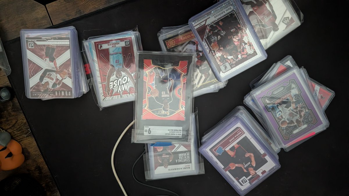 hebe_3233's tweet photo. @GregSylvander Thanks for the Bam Cards.  Everything came perfectly packaged.  As good as all the @5ReasonsSports podcasts!!! https://t.co/Yn9PPFAUMl