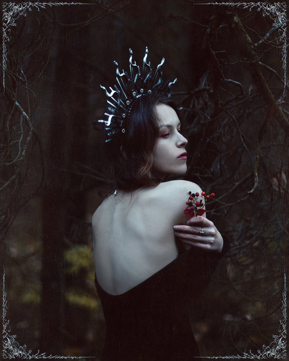 NatalieIna's tweet photo. The forest held its breath — pale skin, black velvet, a crown of cold metal... Autumn watched in silence as she returned to its heart, carrying a drops of blood between her fingers.

Crown by Cos.ucos
Self-Portrait
Autumn 2025 https://t.co/psTLfCMxat