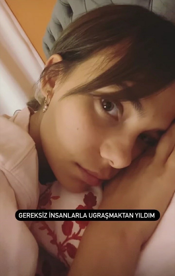 gereksiz insanlardan uzak senelerim olsun inşallah beni anam iyi ki doğurmuş canım