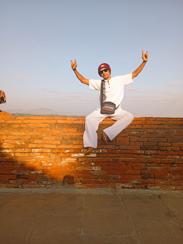 ko Myo. မွန်ပြည်နယ် ဇင်းကျိုက်သား tweet media