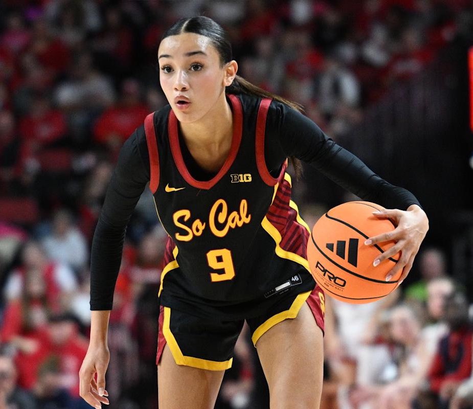 I talk hoops 🏀 tweet media