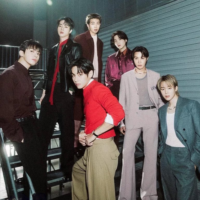 kchartsmaster's tweet photo. "SWIM" by BTS debuts at #1 on YouTube Music Korea Top Songs Daily Chart (1,849,901 streams). https://t.co/8vn2DHzoA9
