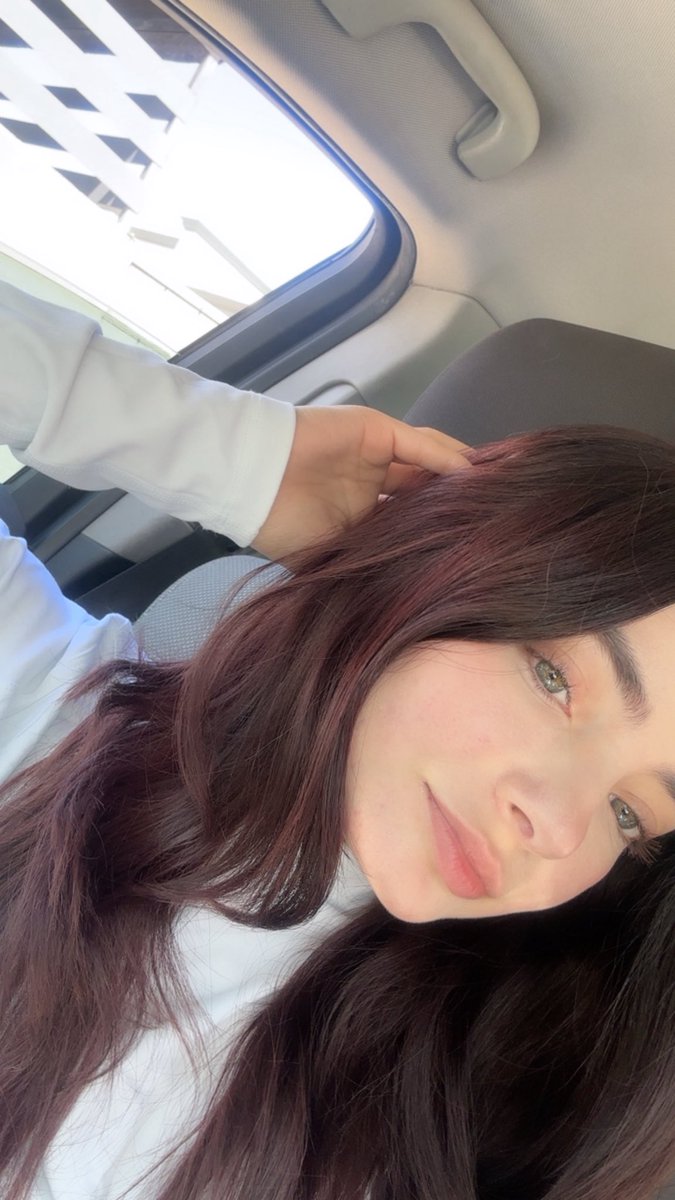Asi se ve mi cabello de dia 🙂‍↔️✨ luego no me creen que si me lo pinté rojito 😑