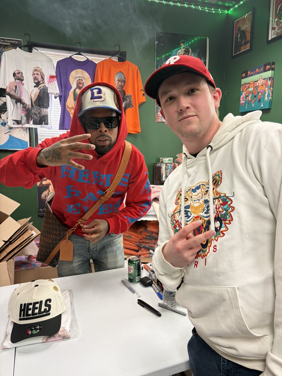 BenjaminODonn16's tweet image. Met one of my favorite rappers of all time today @WESTSIDEGUNN.  Blessed and can’t wait for the show at #Heelshaveeyes