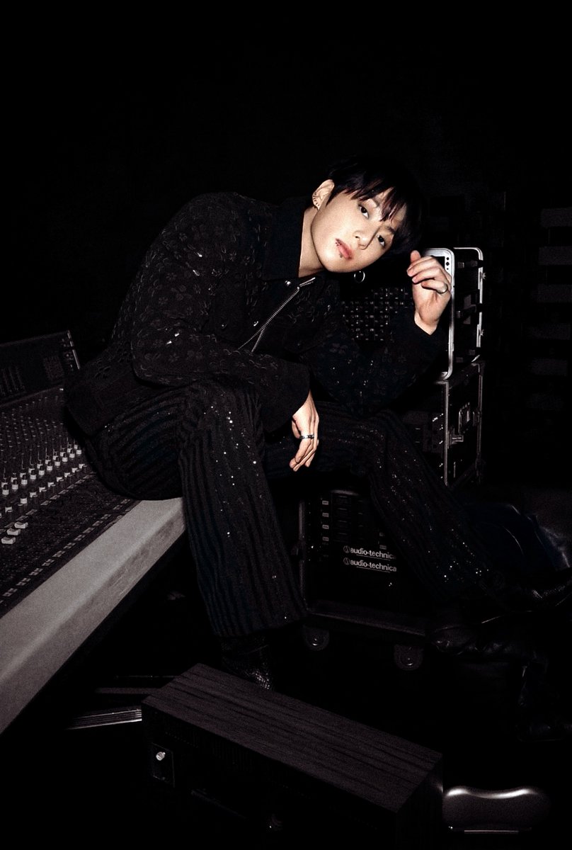 archiveforJK's tweet photo. jeon jungkook 🖤 https://t.co/38eRprGgUT