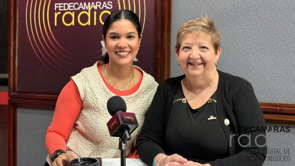 FedeRadioVe's tweet photo. "El uso de la IA en empresas debe garantizar la seguridad de los datos de los clientes": Ana De Luca, presidenta de Cavedatos en el foro 'La digitalización impulsada por IA' ➡️ https://t.co/Tq2X3cLdR4 https://t.co/FecCxj7uGp