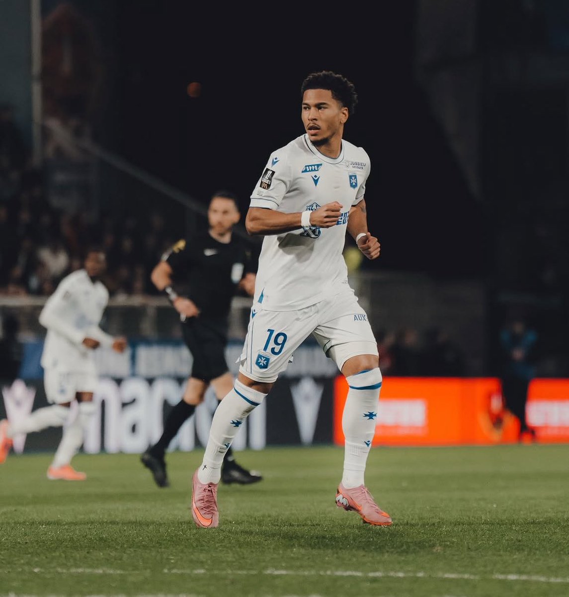 𝗝𝗼𝘂𝗲𝘂𝗿𝘀 𝗰𝗮𝗺𝗲𝗿𝗼𝘂𝗻𝗮𝗶𝘀 🇨🇲🦁 tweet media