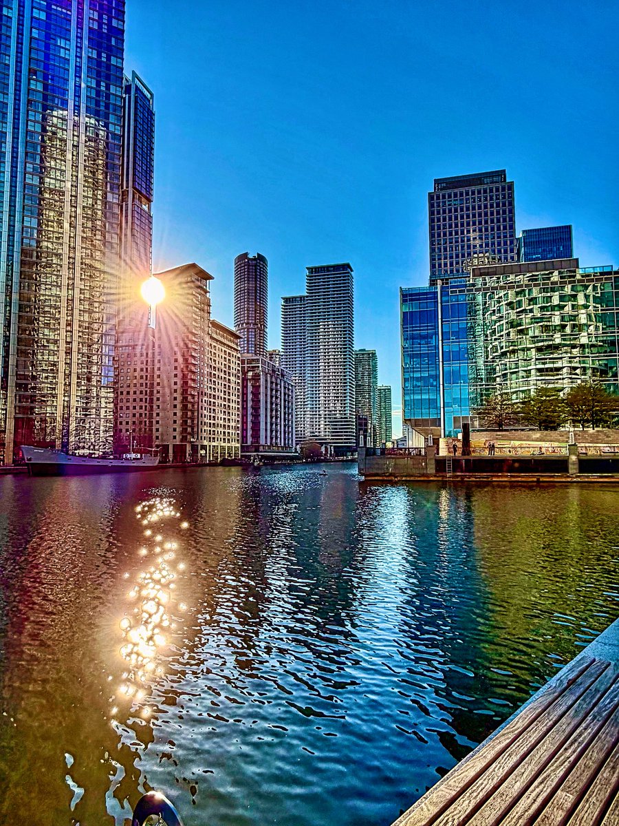 LeDyslexicMedic's tweet image. What a fabulous day in the sun at Canary Wharf
#photography #photographer #iphonephotography #fyp  @CanarywharfL