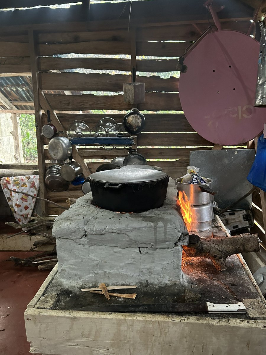 José E. Devárez tweet media