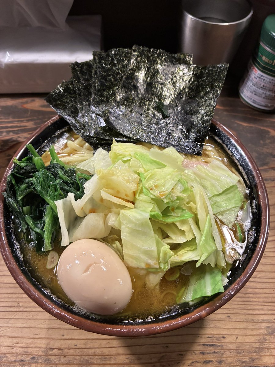 otake0216take's tweet photo. クックら　

ラーメン大🍜　濃いめ多め
キャベツ🥬
チャーシューまぶし

朝一濃厚スープ、パンチが効いて
めちゃ美味😋キャベツ🥬もシャキシャキ
ご馳走様でした👏 https://t.co/Zp3d9yfLhY