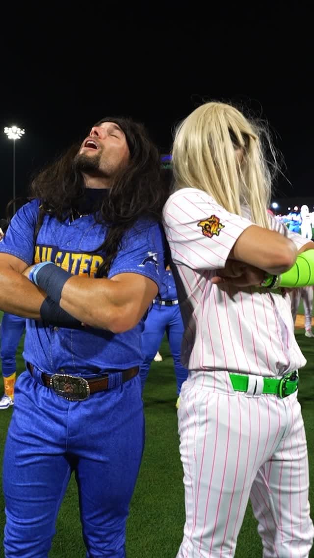 Miley Edition tweet media