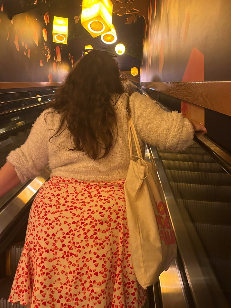 mellie🍯 tweet media