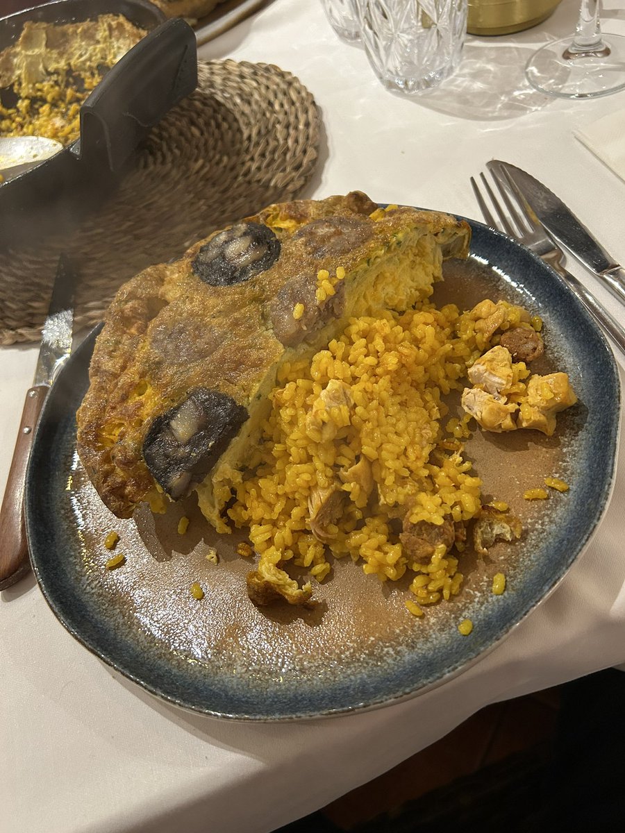 Two Meter Peter tweet media