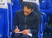 JoeSeward1's tweet image. Liam Rosenior was writing notes again at 2-0 down tonight ✍️ against Everton. It was 3-0 by the time he finished scribbling ✍️
#EVECHE
#LiamRosenior
#RoseniorOut 
#ChelseaFC 
#Chelsea