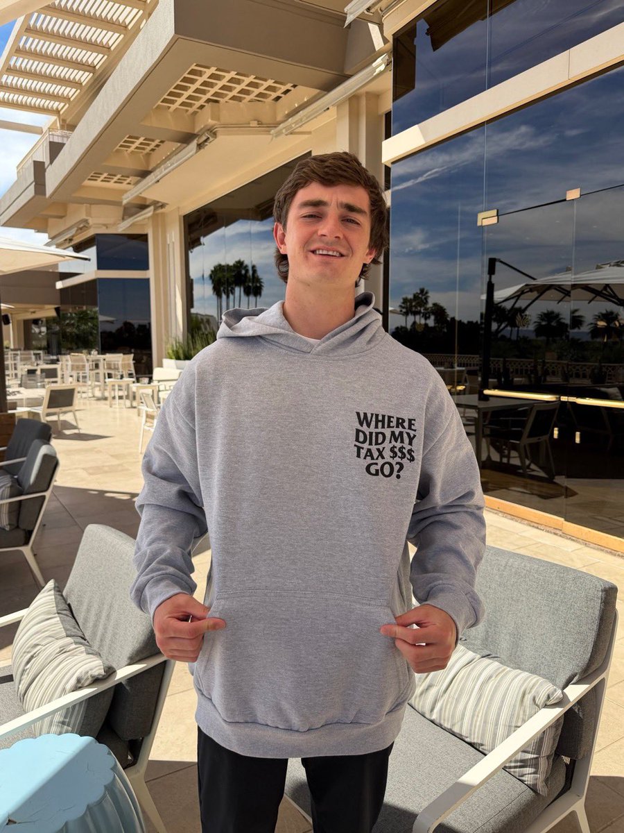 ᶜᵒᵐᵐᵉᶰᵗᵃʳʸ Q(MEGA TRUMP) tweet media