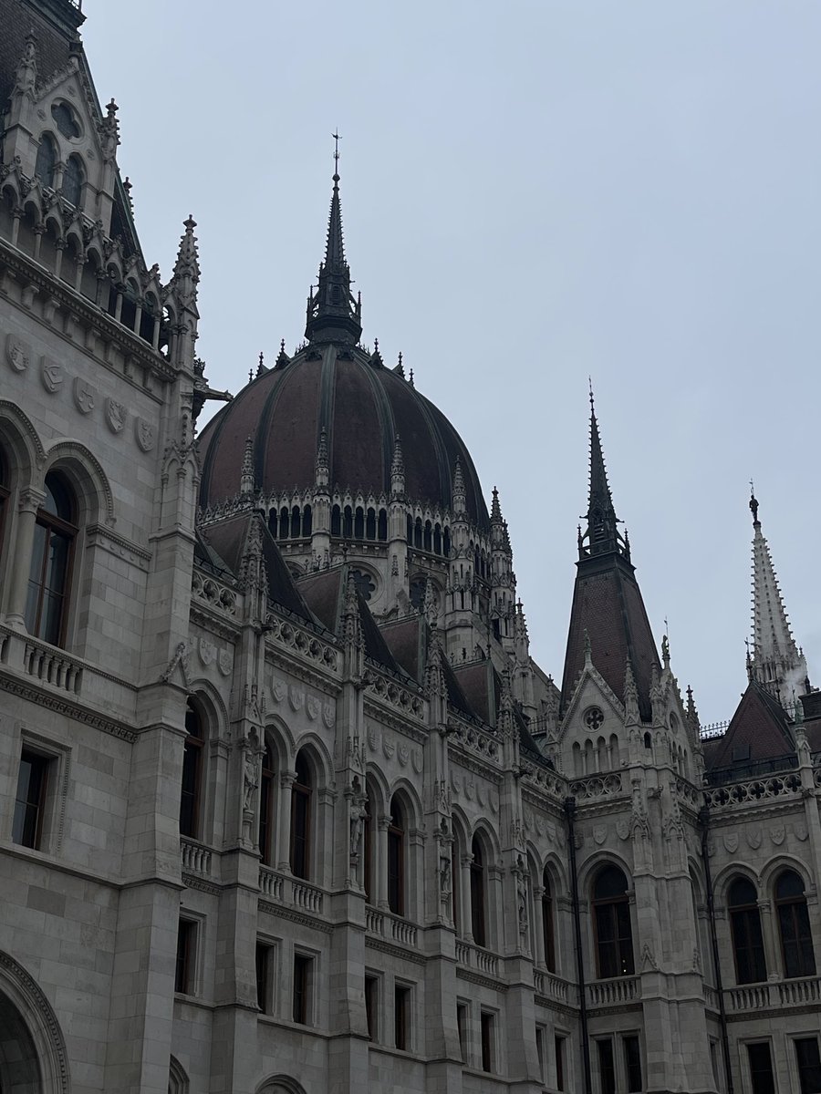 viscaria_PanDa's tweet photo. Budapest &amp; Bratislava Trip ❄️

#RinrinTravelLog https://t.co/YbZ1Zo1Q7T