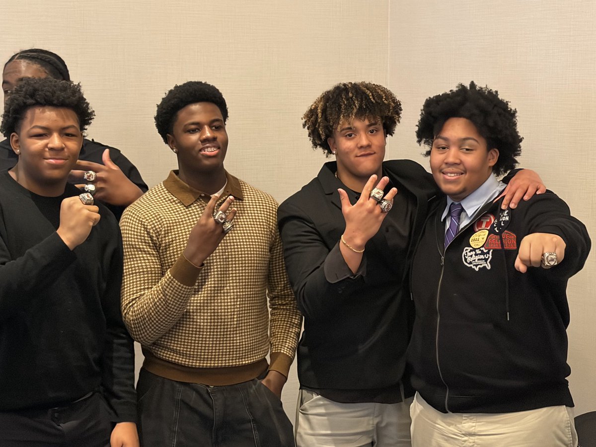 Ernie_H66's tweet photo. Let's run it back my CM Brothers! #back2back #3peatloading https://t.co/i7FbDD42zH