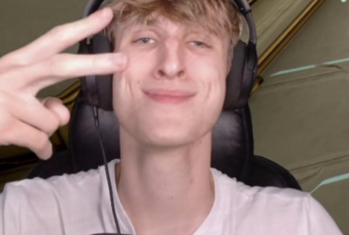 onwee 🐊 tweet media