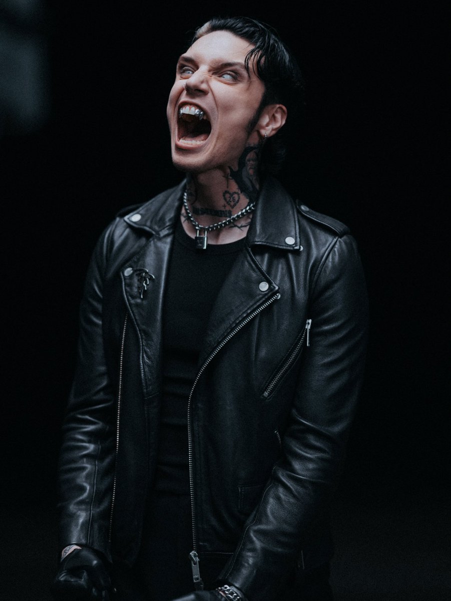 Andy Biersack tweet media