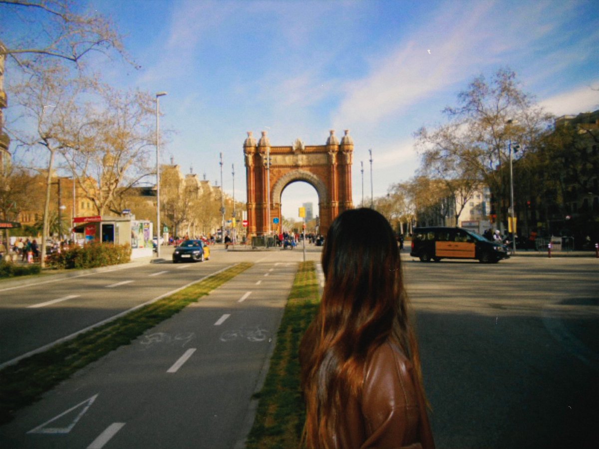 merclandoscr's tweet image. user merclandoscr off twitter :)) eww face reveal… anyways i promise im funny and cool #f1twt