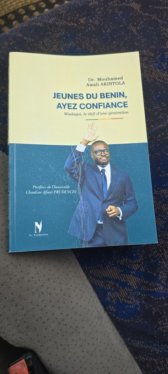 De l'autre côté, Docteur <a href="/AkintolaAwali/">Mouhamed Awali AKINTOLA</a> ouvre un débat en invitant la jeunesse à faire confiance à une figure qui se veut plus proche d'elle, <a href="/WadagniRomuald/">Romuald Wadagni</a>.
C'est bien de voir désormais me débat politique à travers d'œuvres littéraires. Lisons et répondons favorables ou non.