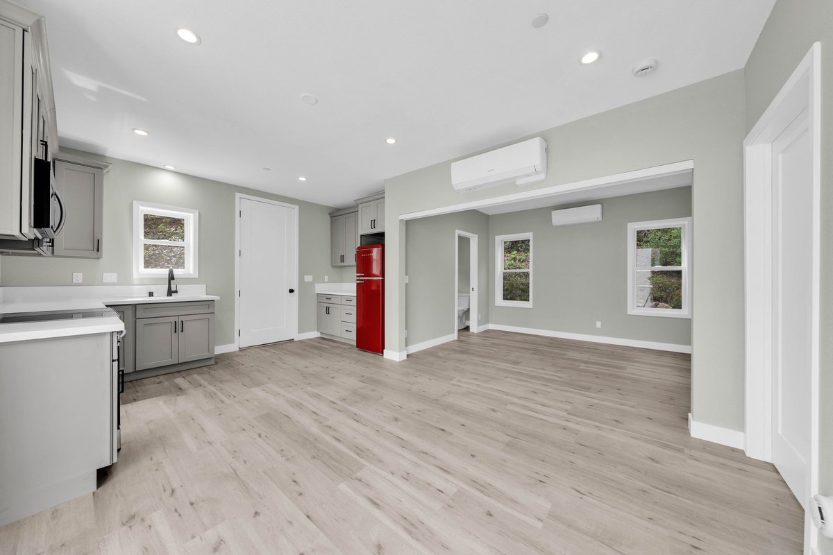 Roof and Realm tweet media