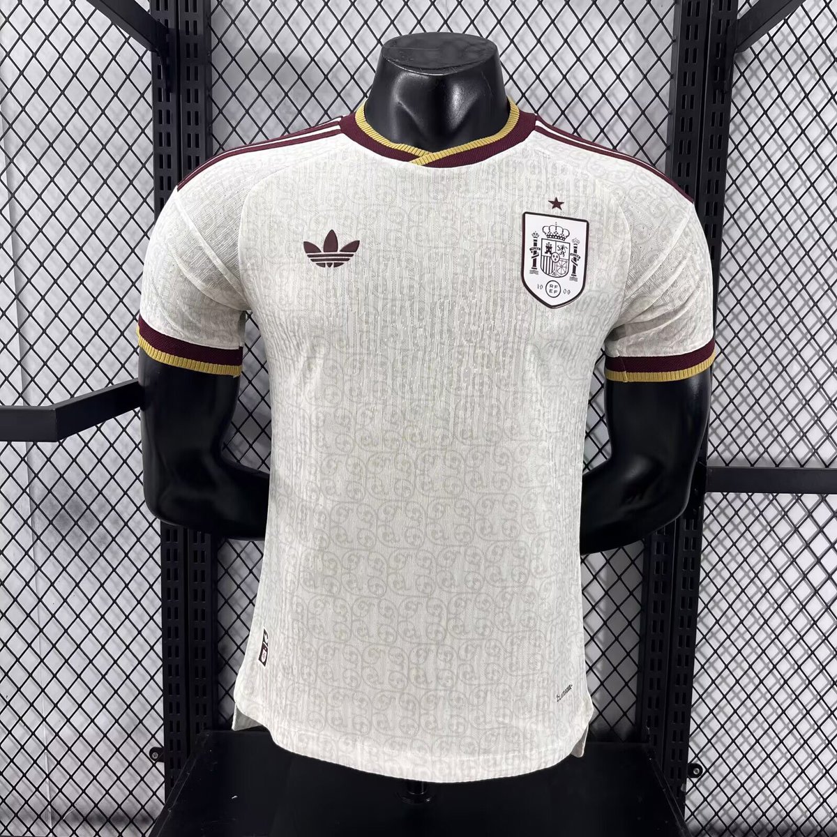 Qing22440343's tweet photo. 26-27 Spain away game https://t.co/7fKhjLg5oH