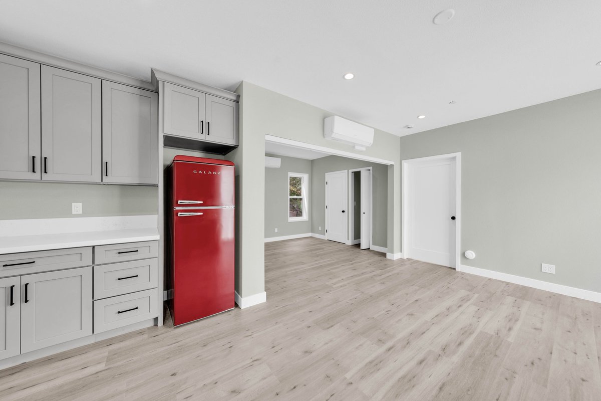 Roof and Realm tweet media